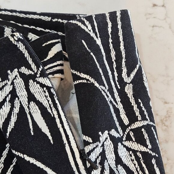 Talbots Size 10 Black White Bamboo Print Pedal Pusher Capris Pants Stretch - Picture 4 of 9